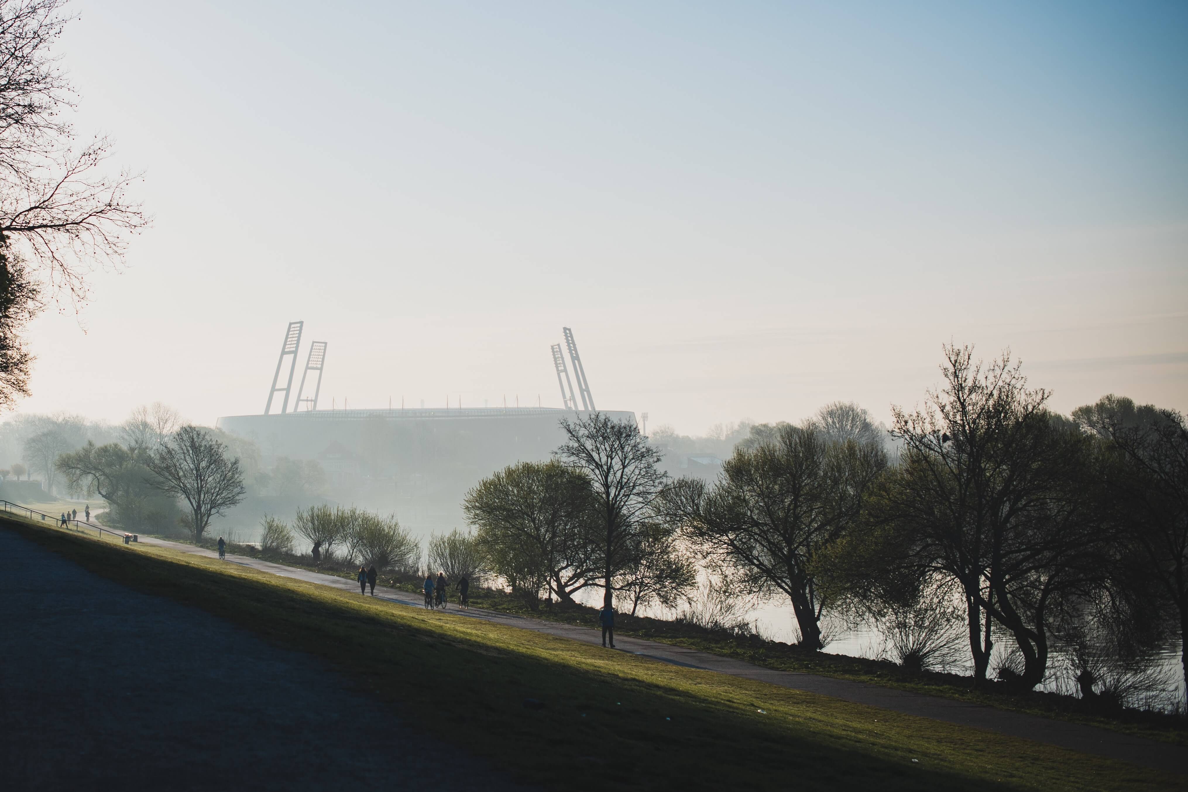 Bremer Osterdeich mit Weserstadion